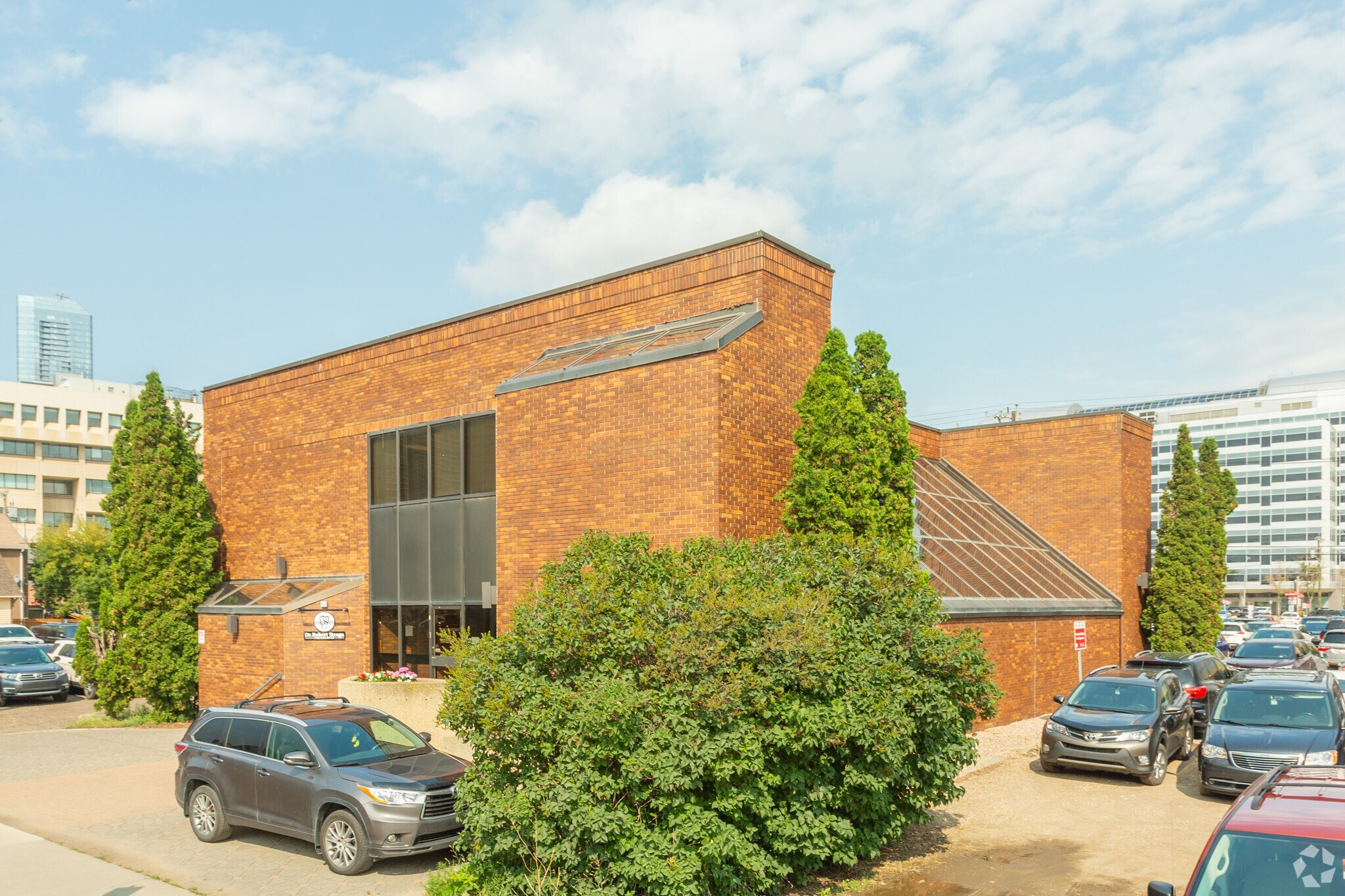 9636 102A Ave NW, Edmonton, AB à vendre Photo du bâtiment- Image 1 de 1