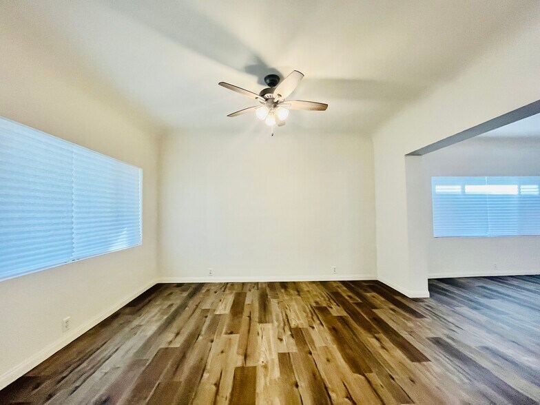 1923 Workman St, Los Angeles, CA for sale - Interior Photo - Image 2 of 12