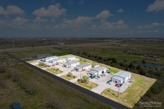 More details for 950-1050 N Pine Rd, Texas City, TX - Industrial for Lease