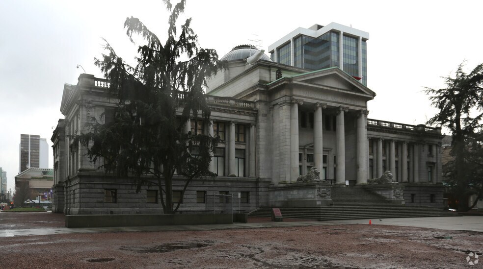 750 Hornby St, Vancouver, BC à louer - Photo du bâtiment - Image 2 de 9