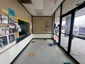 17503-17587 Imperial Valley Dr, Houston, TX à louer Photo intérieure- Image 1 de 9