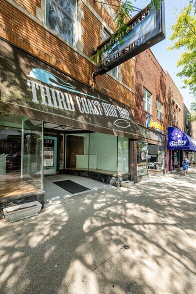 212 State St, Saint Joseph, MI for lease - Building Photo - Image 2 of 17