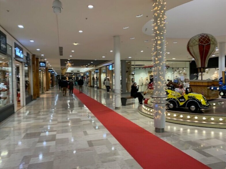 Retail in Avignon for sale - Building Photo - Image 1 of 6