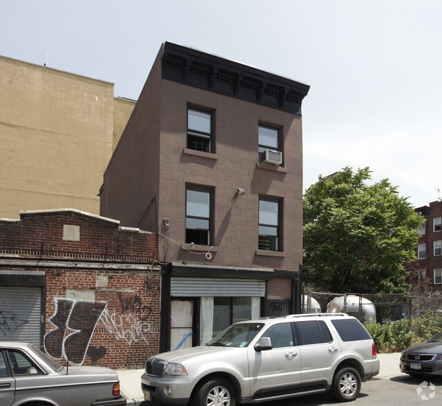 15-17 Woodhull St, Brooklyn, NY for lease - Primary Photo - Image 1 of 4