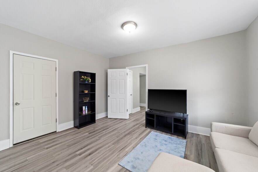 11118 Clifton Blvd, Cleveland, OH à vendre - Photo intérieure - Image 3 de 43