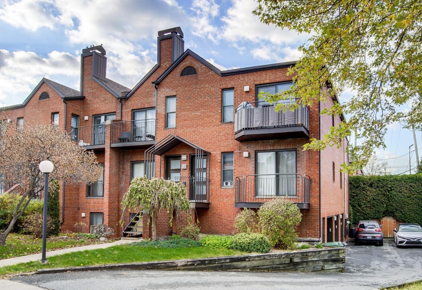 9220-9236 Rue André-Mathieu, Montréal, QC for sale Primary Photo- Image 1 of 1