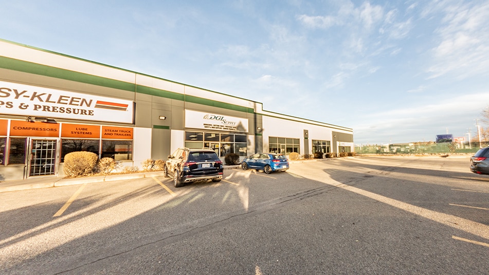 5200 64th Ave SE, Calgary, AB à louer Photo du bâtiment- Image 1 de 10