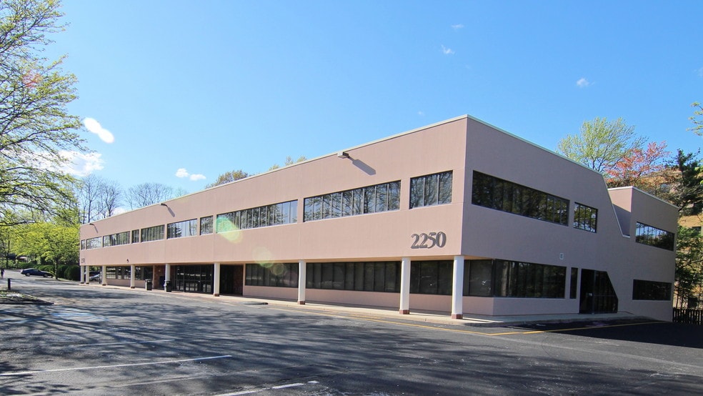 2250 Chapel Ave W, Cherry Hill, NJ à vendre - Photo principale - Image 1 de 7