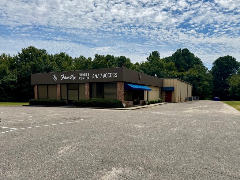 321 Plaza Rd, Laurinburg, NC for sale - Building Photo - Image 2 of 6