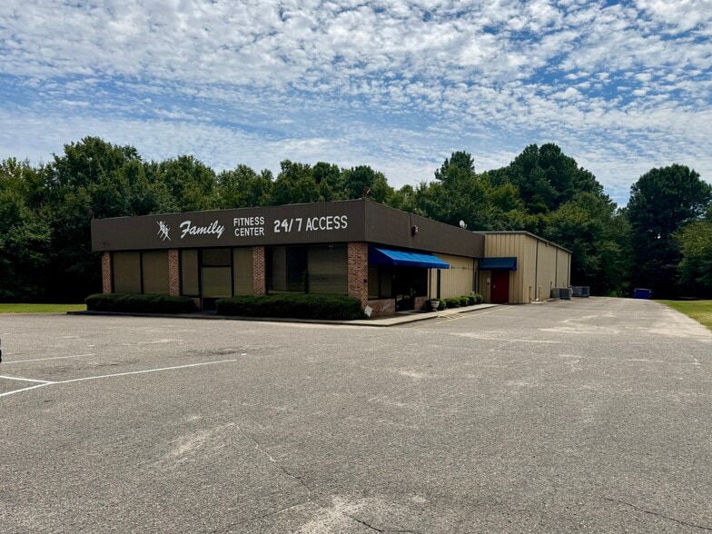 321 Plaza Rd, Laurinburg, NC à vendre - Photo du bâtiment - Image 2 de 6