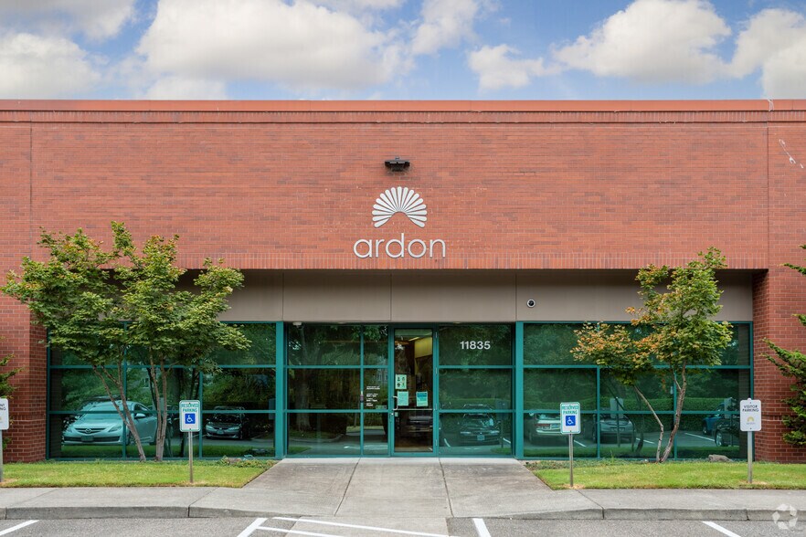 11719-11731 NE Glenn Widing Dr, Portland, OR à louer - Photo du bâtiment - Image 3 de 16