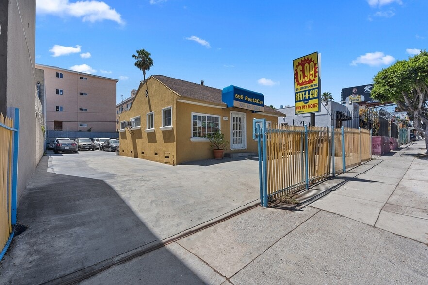 1415 N La Brea Ave, Los Angeles, CA for lease - Building Photo - Image 3 of 5