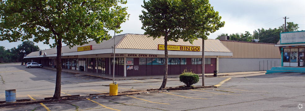 1140-1164 N Macarthur Blvd, Oklahoma City, OK for lease - Primary Photo - Image 1 of 4