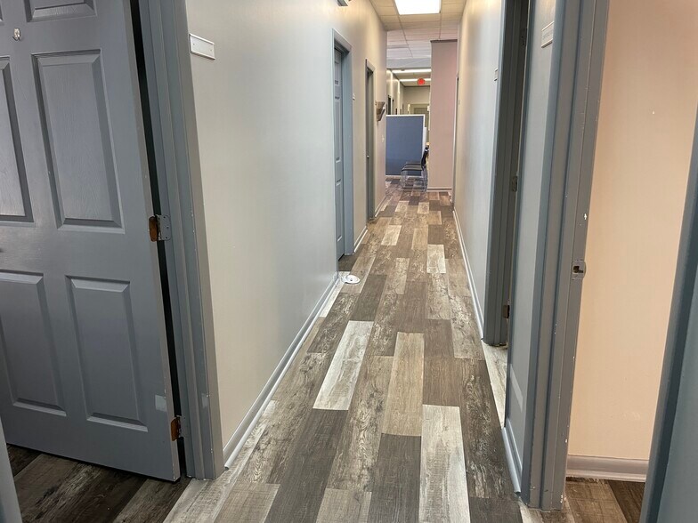 106 Shoppers Way, Brunswick, GA à louer - Photo du bâtiment - Image 3 de 9