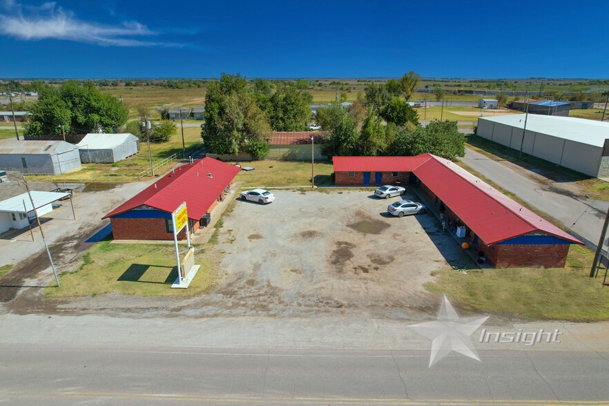 218 Missouri St, Cyril, OK à vendre - Photo du bâtiment - Image 3 de 9