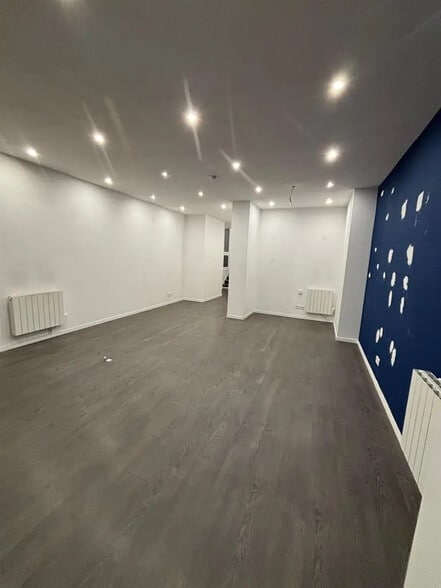 Commerce de détail dans Paris à louer - Photo intérieure - Image 3 de 9