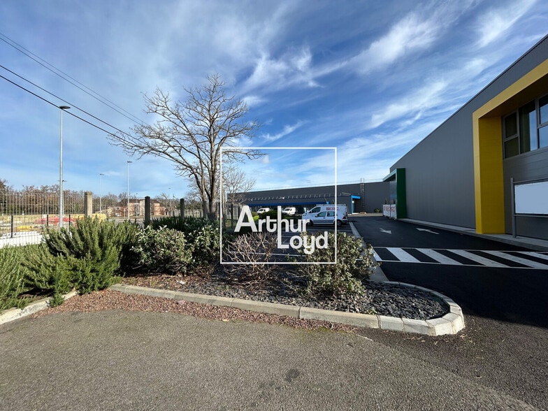 Commerce de détail dans Colomiers à louer - Photo du bâtiment - Image 2 de 10