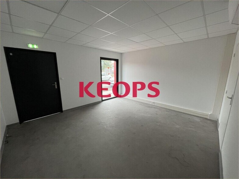 Flex in Toulouse for lease - Interior Photo - Image 2 of 7