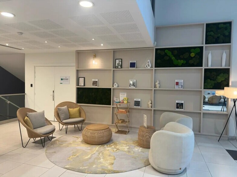 15 Boulevard Du Mont D'Est, Noisy-le-Grand for lease - Lobby - Image 1 of 16