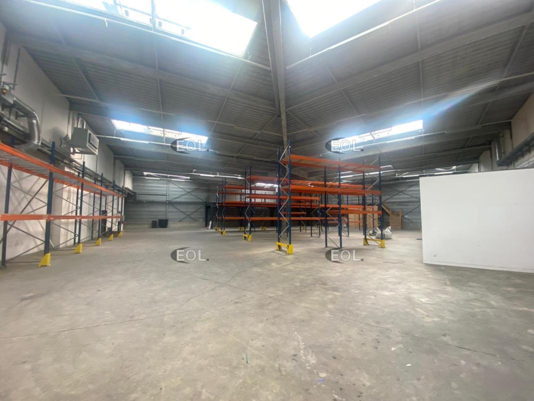 Industrial in Collégien for lease Building Photo- Image 1 of 12
