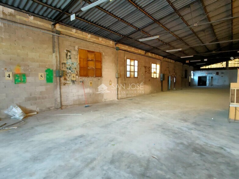 Industrial in Aspe for lease - Interior Photo - Image 3 of 12