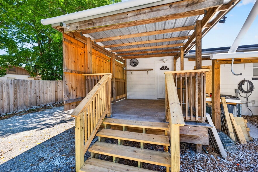 1142 Saint Johns Bluff Rd N, Jacksonville, FL for lease - Building Photo - Image 3 of 4
