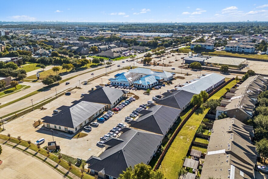 2600 MacArthur Blvd, Lewisville, TX à vendre - Photo du bâtiment - Image 3 de 23