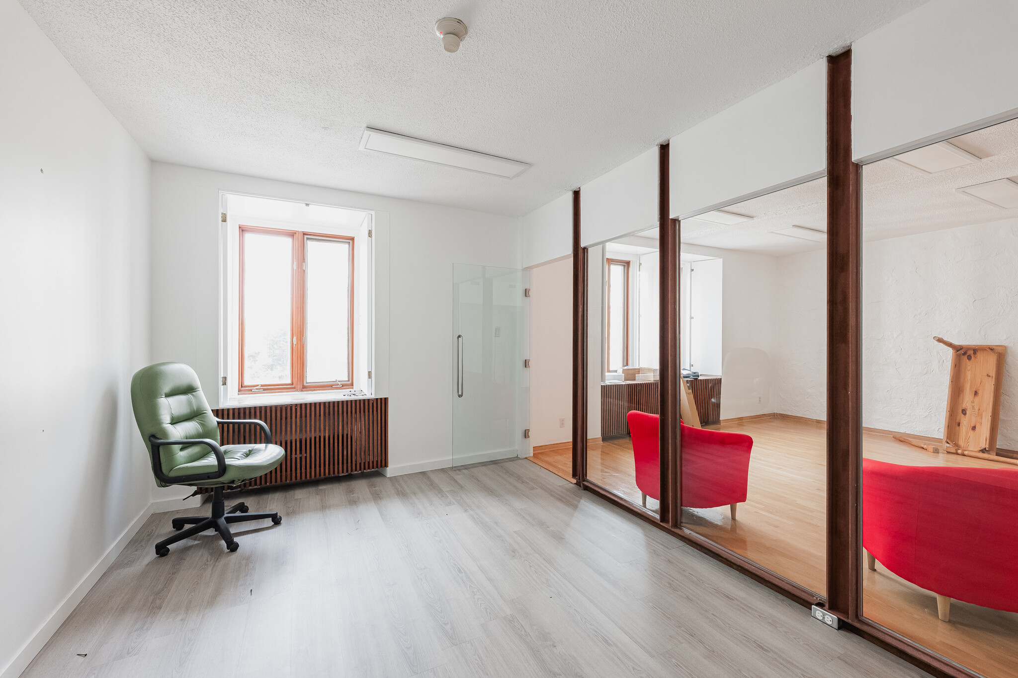 306 Rue Sherbrooke E, Montréal, QC for lease Interior Photo- Image 1 of 4