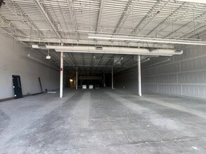 1709-1715 S Memorial Dr, New Castle, IN for lease Building Photo- Image 2 of 5