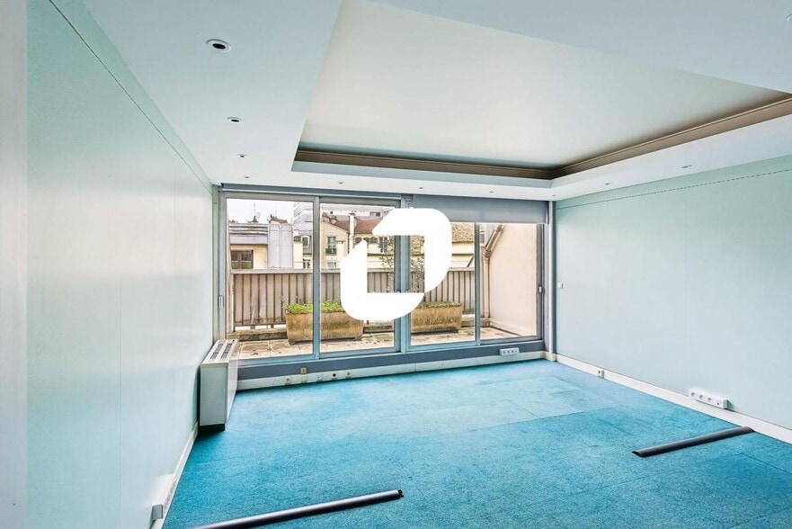 5 Rue Ponscarme, Paris for lease - Interior Photo - Image 1 of 13