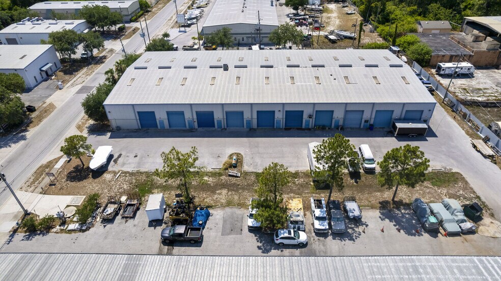 716 Wesley Ave, Tarpon Springs, FL à louer - Photo du bâtiment - Image 2 de 4