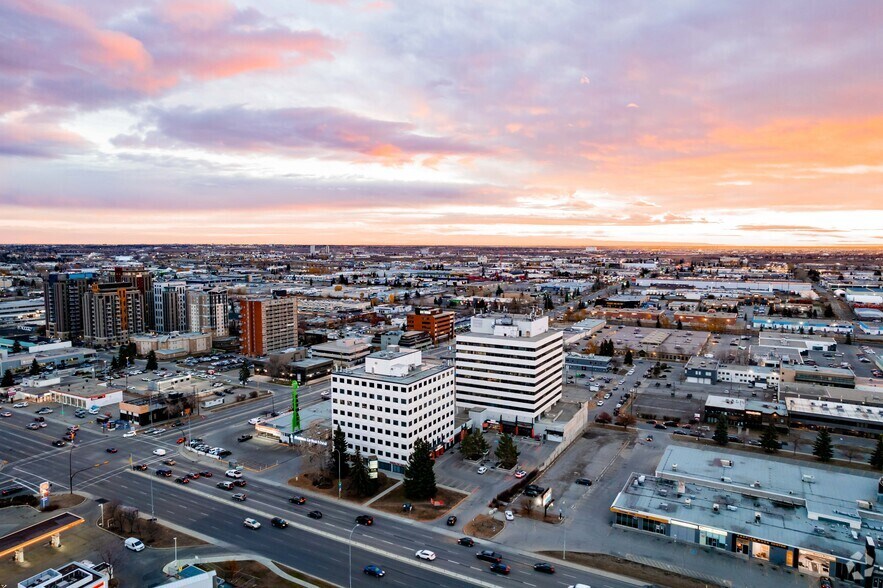 5940 Macleod Trl SW, Calgary, AB à louer - Aérien - Image 3 de 4