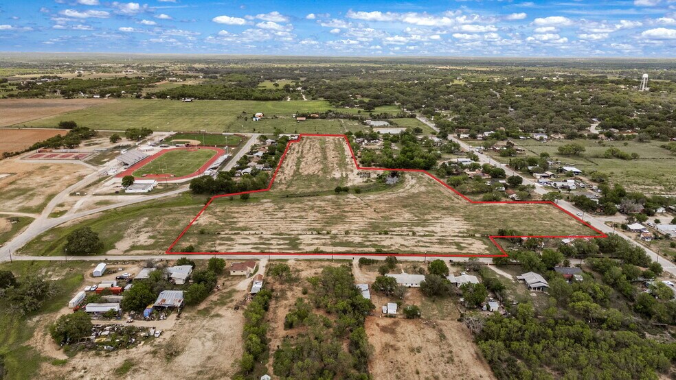 OOO County Rd, Devine, TX à vendre - Photo du bâtiment - Image 2 de 7