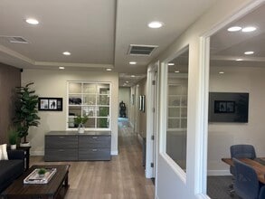 16236 San Dieguito Rd, Rancho Santa Fe, CA for lease Interior Photo- Image 2 of 6