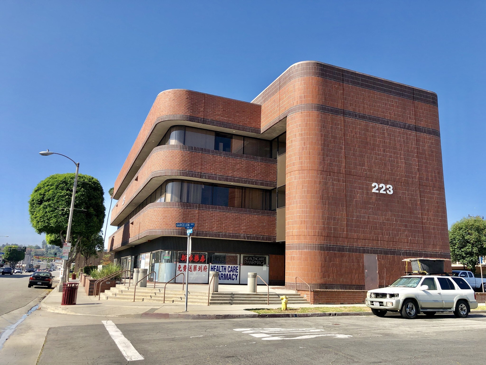 223 N Garfield Ave, Monterey Park, CA à vendre Photo du bâtiment- Image 1 de 9