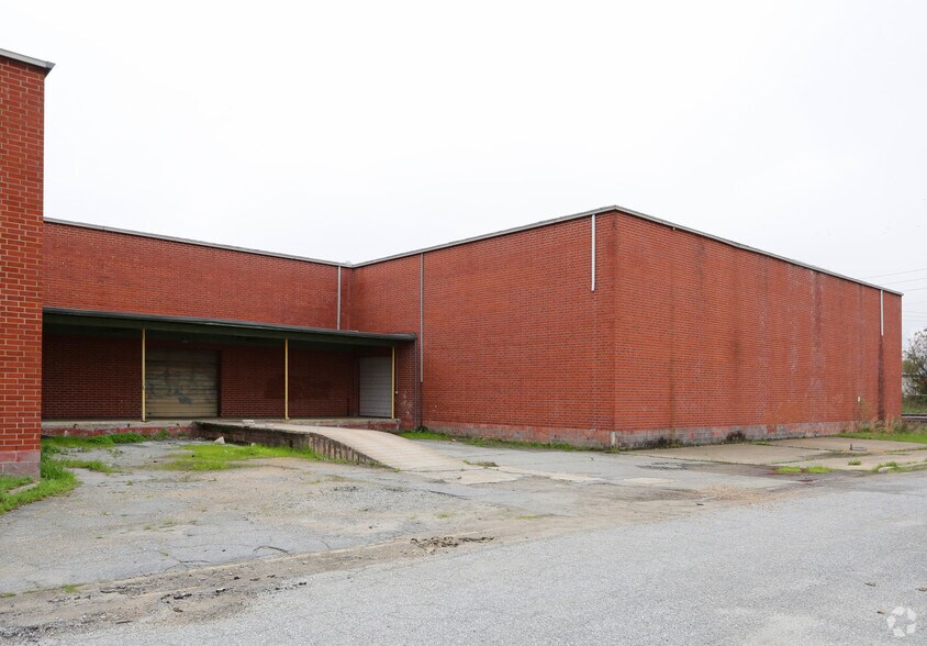 1052 Martin Luther King Jr Blvd, Columbus, GA à vendre - Photo du bâtiment - Image 2 de 5