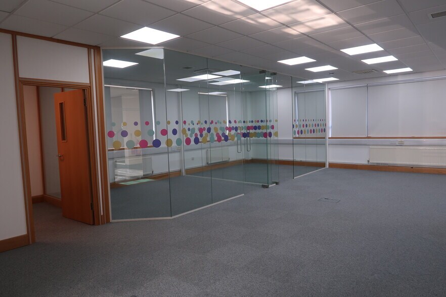 Grove Ct, Enderby à louer - Photo intérieure - Image 2 de 2