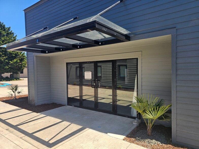 206 & 210 Tumwater Blvd SW, Tumwater, WA for lease - Building Photo - Image 2 of 37