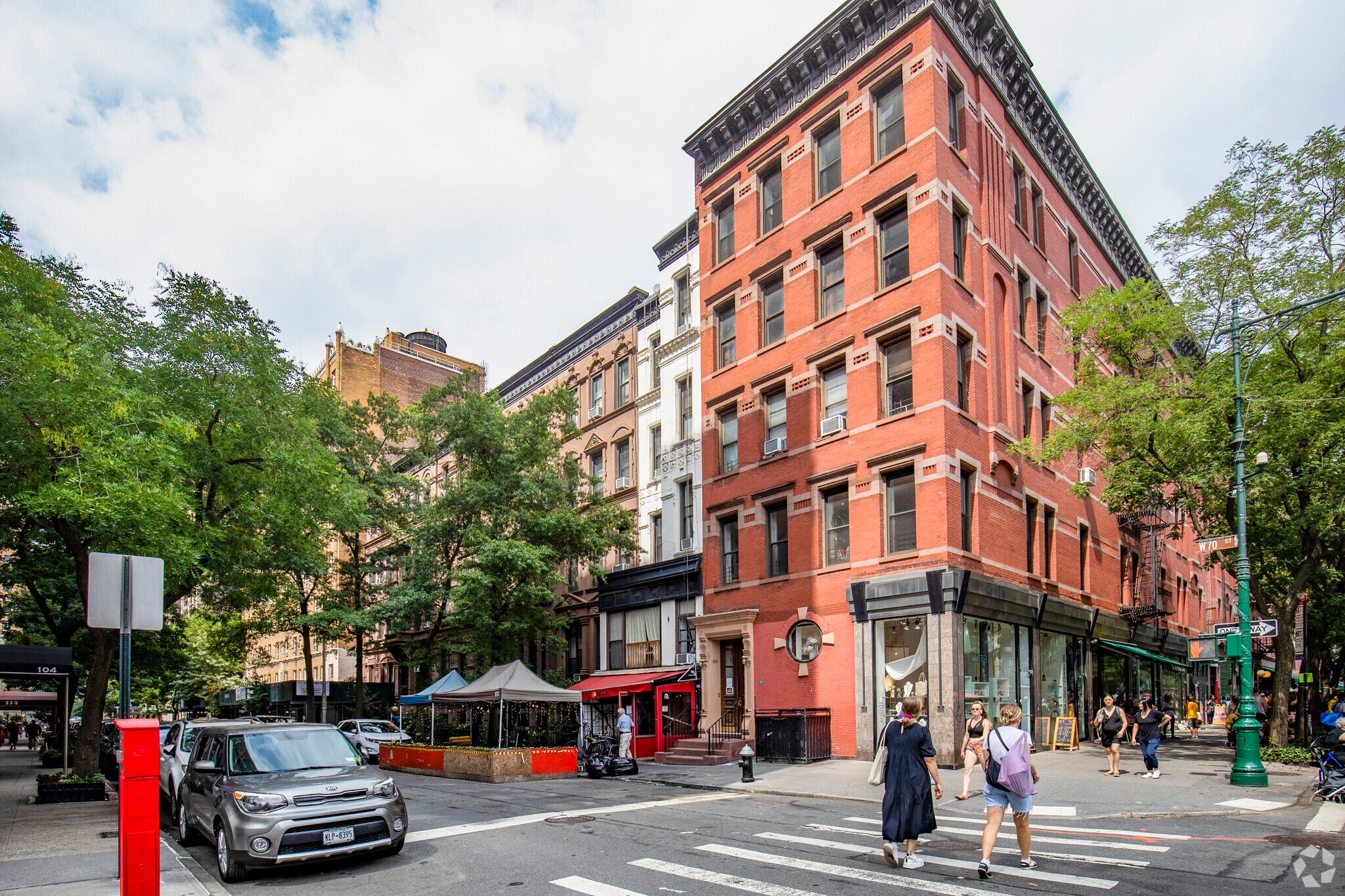 103 W 70th St, New York, NY for lease Primary Photo- Image 1 of 5