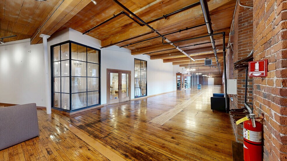 4 Open Square Way, Holyoke, MA à louer - Numérisation 3D de Matterport - Image 2 de 21