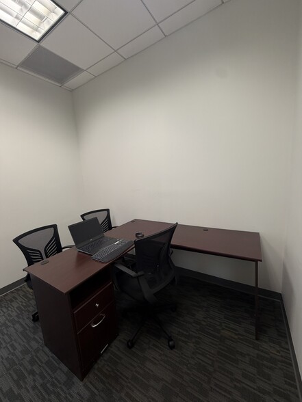 1600 Ponce De Leon Blvd, Coral Gables, FL for lease - Building Photo - Image 3 of 27