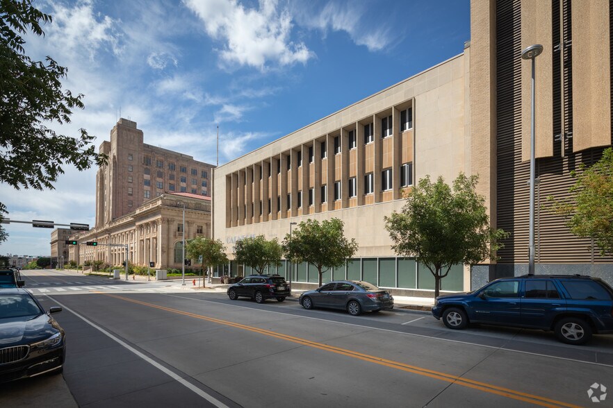 131 Dean A McGee Ave, Oklahoma City, OK à louer - Photo du bâtiment - Image 2 de 14