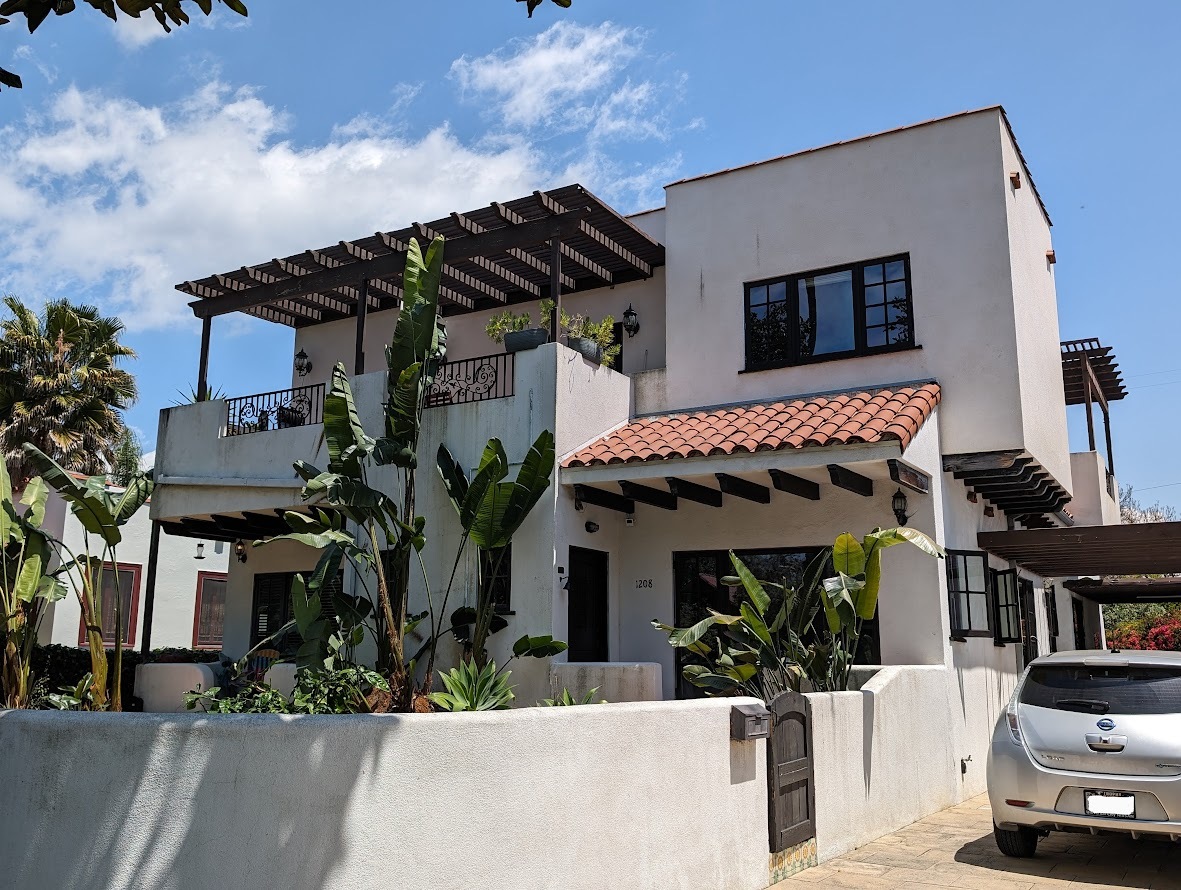 1208 Poinsettia Dr, West Hollywood, CA à vendre Photo principale- Image 1 de 27