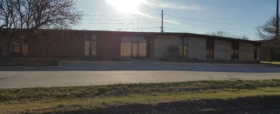 Bureau dans Norfolk, NE à vendre - Photo principale - Image 1 de 1