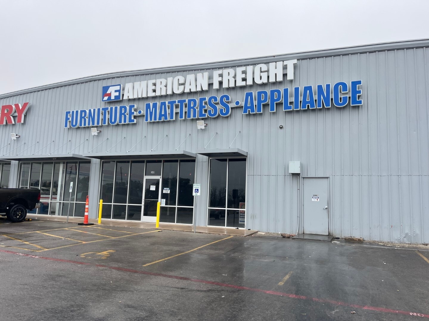 3315 Sherwood Way, San Angelo, TX for lease Interior Photo- Image 1 of 15