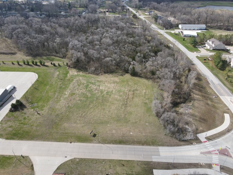 108 E Vista Lake Ave, Polk City, IA for sale - Building Photo - Image 2 of 2