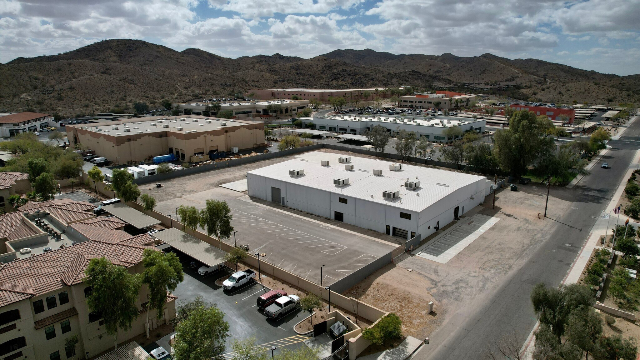 4909 E Beverly Rd, Phoenix, AZ à louer Photo du bâtiment- Image 1 de 16