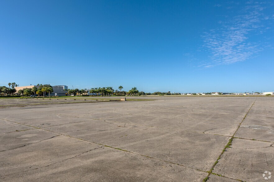 FAU Blvd, Boca Raton, FL à vendre - Aérien - Image 2 de 6