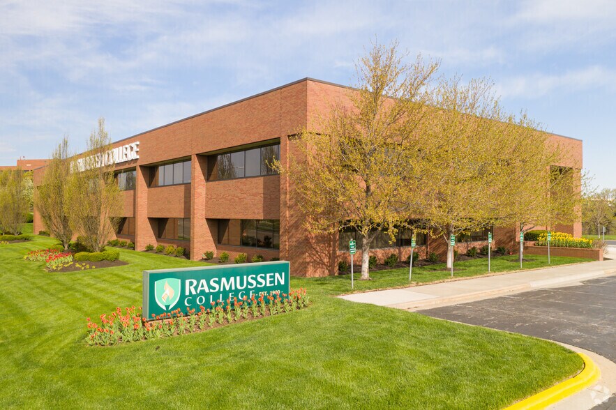 11600 College Blvd, Overland Park, KS à louer - Photo du bâtiment - Image 2 de 3