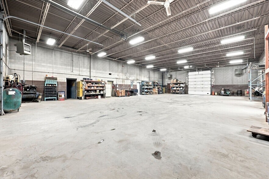 97 Ramah Cir S, Agawam, MA à louer - Photo intérieure - Image 3 de 19